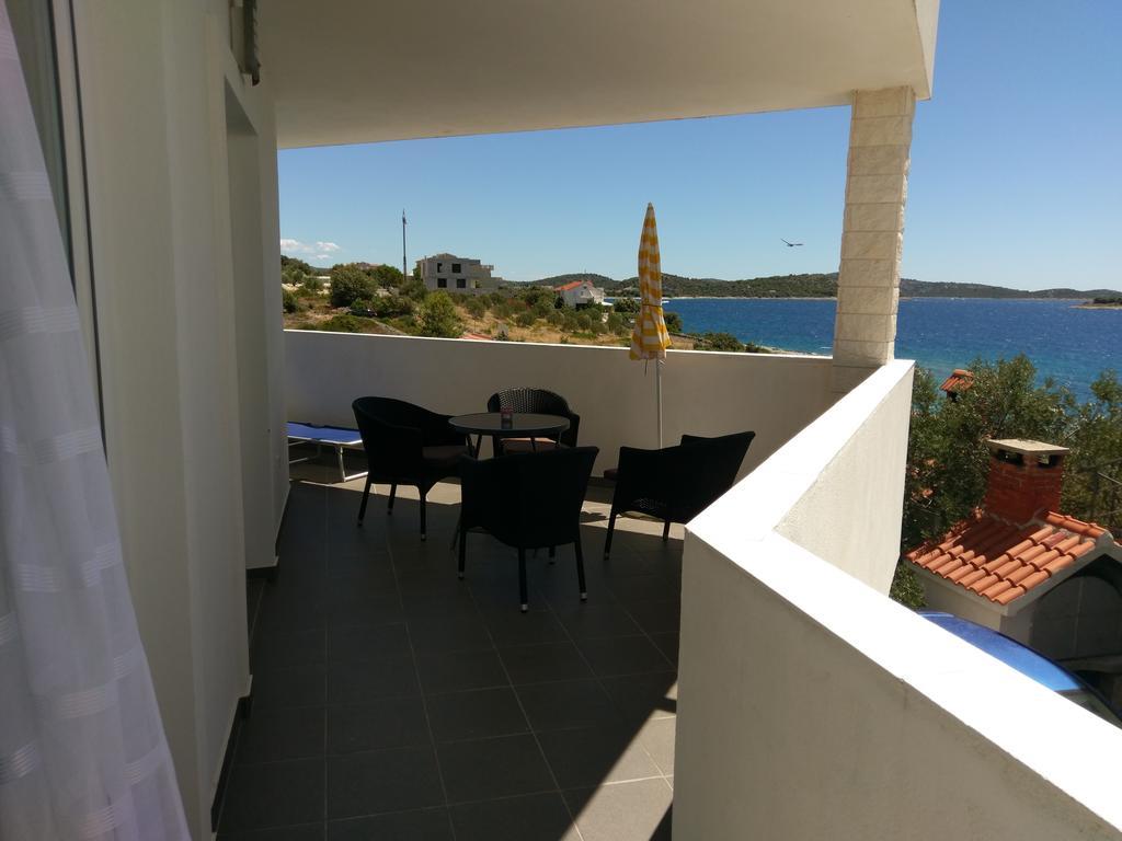 Beach House Paradiso Рогозница Экстерьер фото